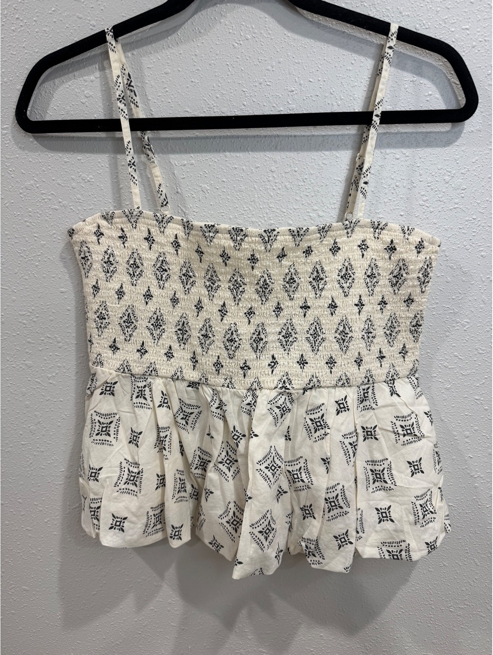 American Eagle Cream Black Smocked Peplum Cami Tank Top – Women’s Medium